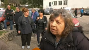 Жители от наводнените карловски села Богдан и Каравелово излязоха на