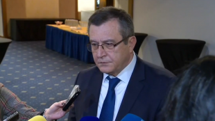 Министърът на образованието Сашо Пенов коментира бомбените заплахи които бяха