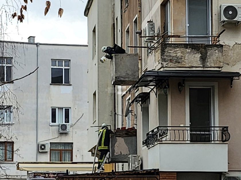 Пожар изпепели напълно апартамент в Благоевград.За щастие няма пострадали -