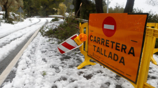 Дебели слоеве сняг покриха испанския остров Майорка а температурите в