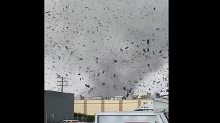 Торнадо връхлетя Калифорния, разруши покриви и изхвърли автомобили (ВИДЕО)
