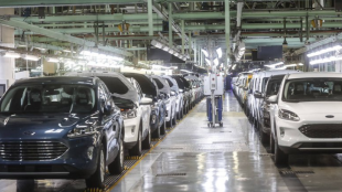 Автомобилният производител Ford планира да съкрати повече от 1 1 хиляди