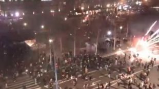 Поредна нощ на протести и сблъсъци с полицията във Франция