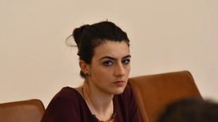 Парламентът не може да освободи Лена Бориславова докато не бъде