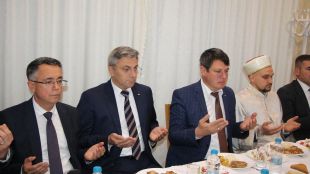 Почетният председател на ДПС д р Ахмед Доган даде вечеря ифтар в