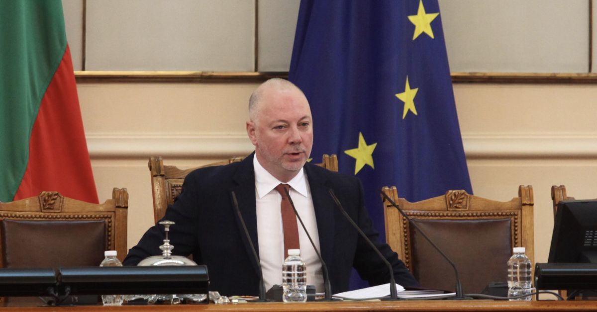 Председателят на Народното събрание Росен Желязков, заместник-председателят на Народното събрание