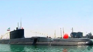 Военноморските сили на Иран принудиха американска подводница да излезе на