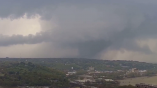 Торнадо премина през столицата на американския щат Арканзас град