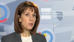 Председателят на ЦИК Камелия Нейкова: 16 машини не са стартирали при тестово пускане вчера