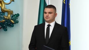 Церемония на Дондуков 2Вицепрезидентът Илияна Йотова връчи български документи за