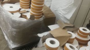 14 палета филтърна хартия коркофан за нелегално производство на цигари