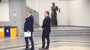 Съпредседателят на Продължаваме промяната Асен Василев напусна сградата на Софийската
