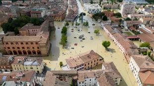 Повече от 20 реки в Италия са излезли от коритата