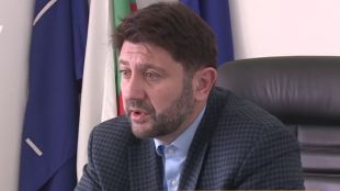 Според българското законодателство желаещите да участват в избори трябва да