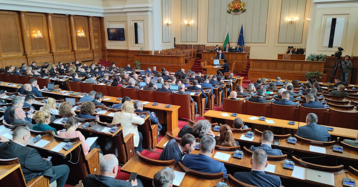 Депутатите ще гласуват на първо четене закон за удължаване на