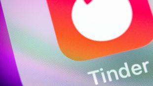 Американското приложение за запознанства Тиндър Tinder и други платформи управлявани