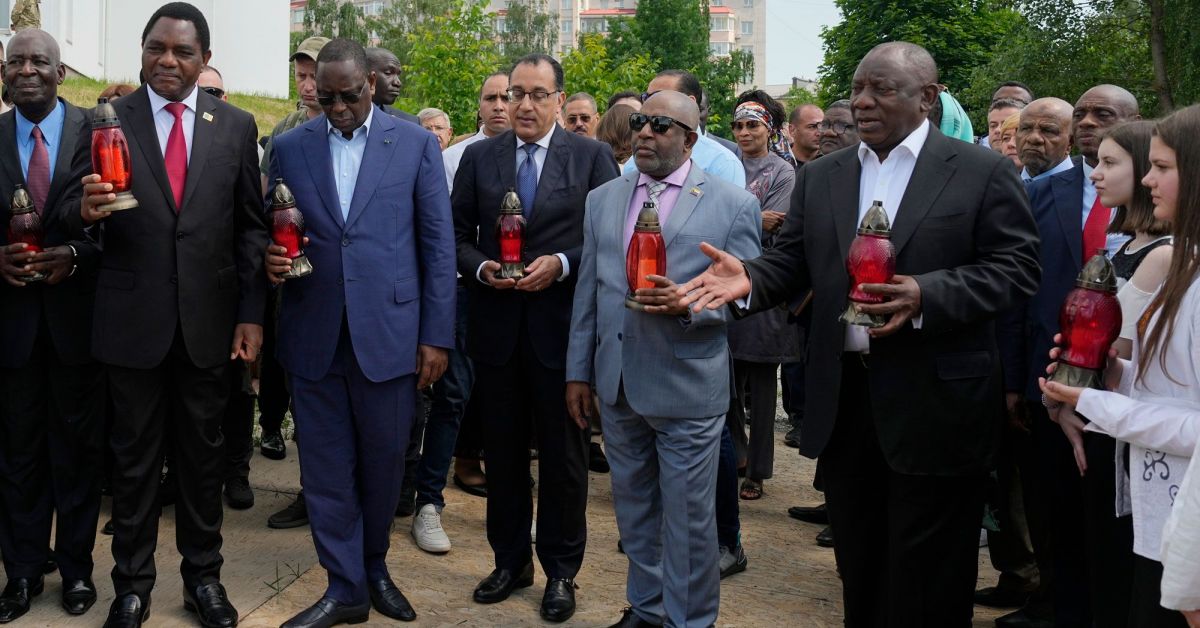 Африкански лидери посредничат за спиране на огъняПутин отворен за контакти