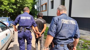 19 годишен крадец нападна пенсионерка по светло в Шумен със сила