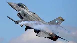 Изтребител F 16 на гръцките военновъздушни сили се разби в море