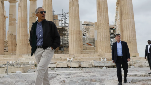 Бившият президент на САЩ Барак Обама е в Атина където
