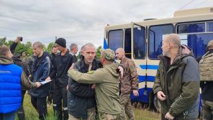 Русия и Украйна обявиха едновременно връщането на близо 100 войници