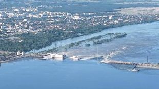 Каховската ВЕЦ на река Днепър е била взривена от руските