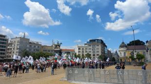 Протести блокираха района на Народното събрание Две политически формации искат
