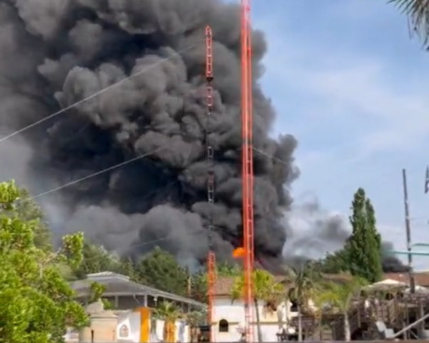 Голям пожар избухна в най-големия увеселителен тематичен парк в Германия в