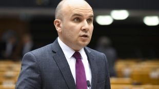 Илхан Кючюк който е докладчик за напредъка на Северна Македония