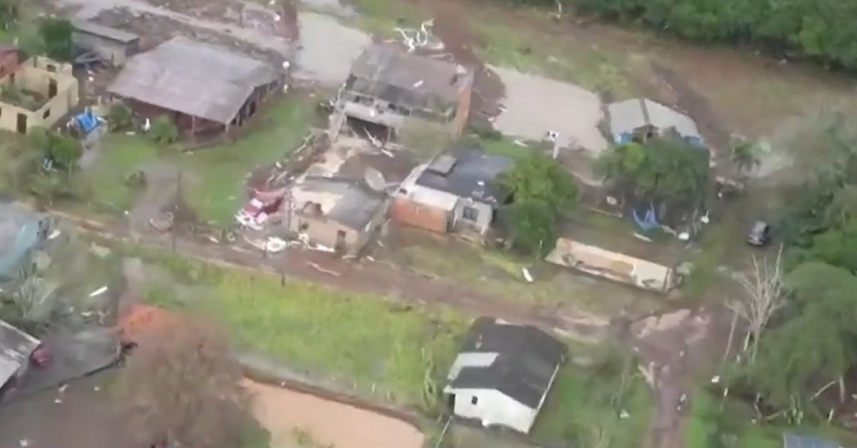 Циклон връхлетя южната част на Бразилия, уби най-малко 11 души