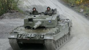 Германия планира да поръча 105 танка Leopard 2 A8 от