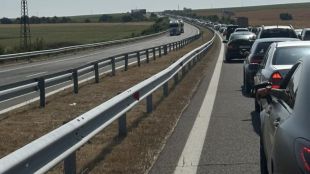 Няколко леки катастрофи днес на магистрала Тракия създадоха затруднения в