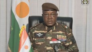 Генерал Абдурахман Чиани обяви по националната нигерска телевизия че е