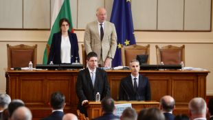 Парламентът избра Андрей Гюров и Петър Чобанов за подуправители на