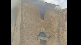 Пожар в Палермо унищожи храм Огънят в района на църквата