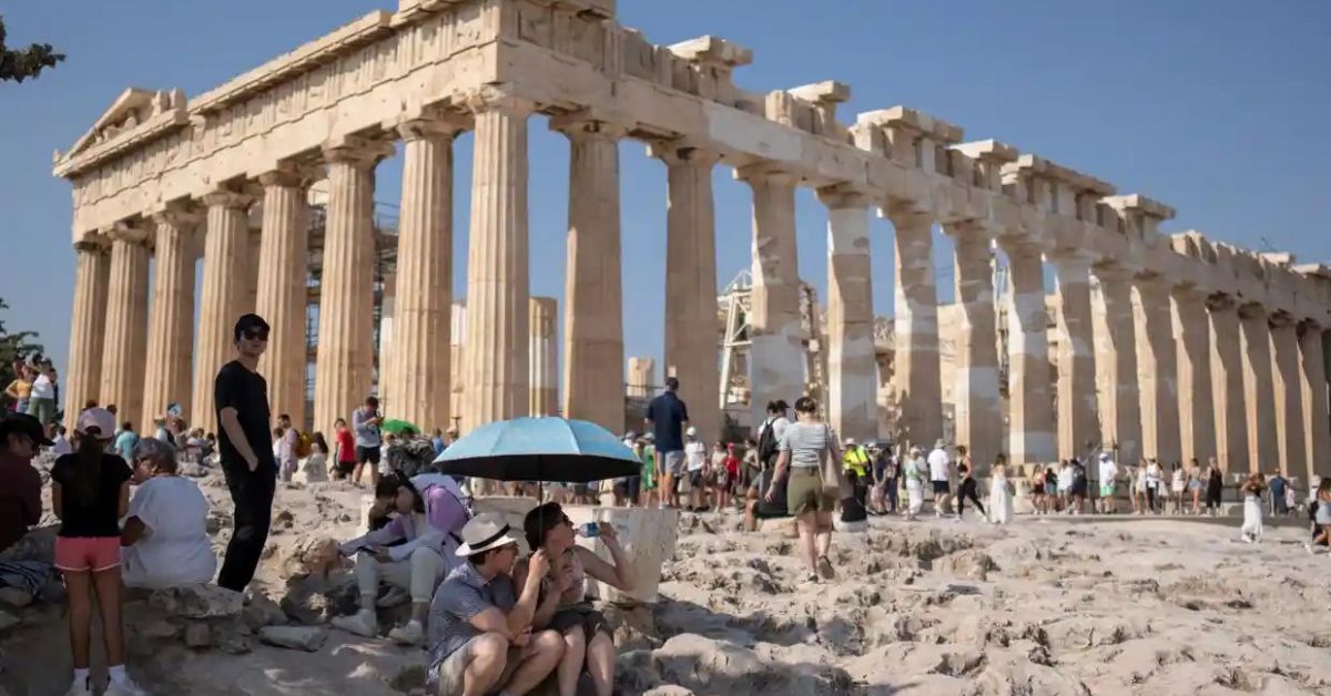 Посещенията на Акропола в Атина, най-популярният археологически обект в Гърция,