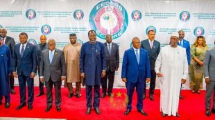 Икономическата общност на западноафриканските държави ЕКОВАС отхвърли предложението на военната