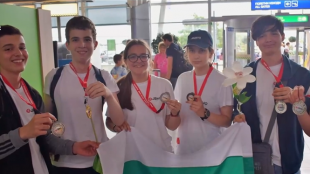 Български учениците се върнаха с пълен комплект медали от Балканската