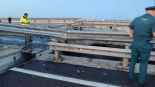 Движението на леки автомобили по Кримския мост повреден след вчерашното