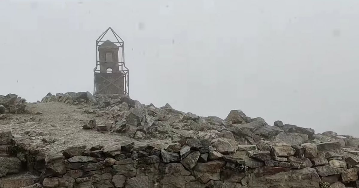 Сняг заваля на връх Мусала, съобщават от MeteoBalkans.При измерени 42