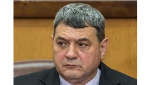 Искаха му оставката още преди годинаВътрешният министър Калин Стоянов поиска