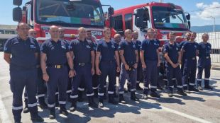 20 български пожарникари които подпомагаха гръцките си колеги в продължение