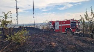 Отново пламна пожар в Хисарско Горят сухи треви и ниска
