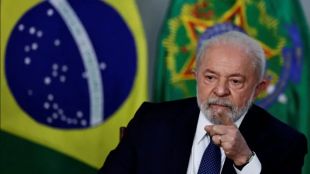 Политическото разделение в страната обаче оставаБразилският президент Луиз Инасио Лула