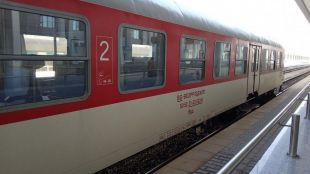 Заради авария влакът София Варна спря на Реброво 10 км преди