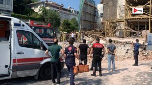 Историческа сграда се срути днес в истанбулския квартал Бешикташ Под