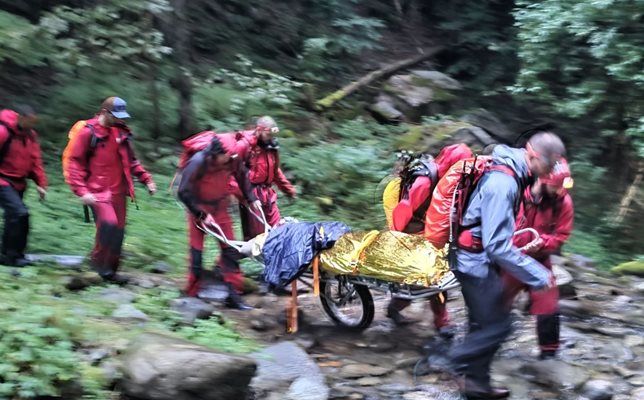 Планински спасители провеждат акция след сигнал за пострадало 15-годишно момче