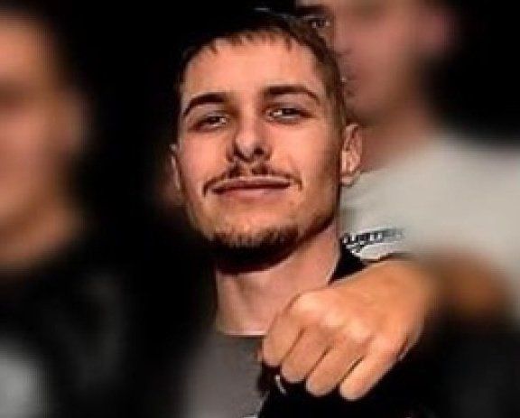 Приятели и роднини издирват трети ден 24-годишния Станислав Станчев. Той