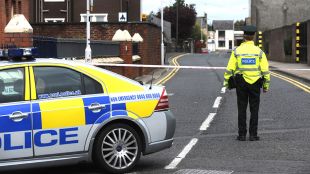 Полицията в Северна Ирландия е разпространила неволно вчера имената и
