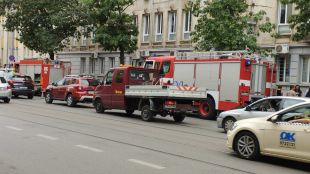 Пожарни коли има пред централното управление на Националната агенция за